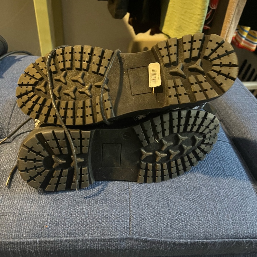 Butterfly combat boots - Picture 3 of 6